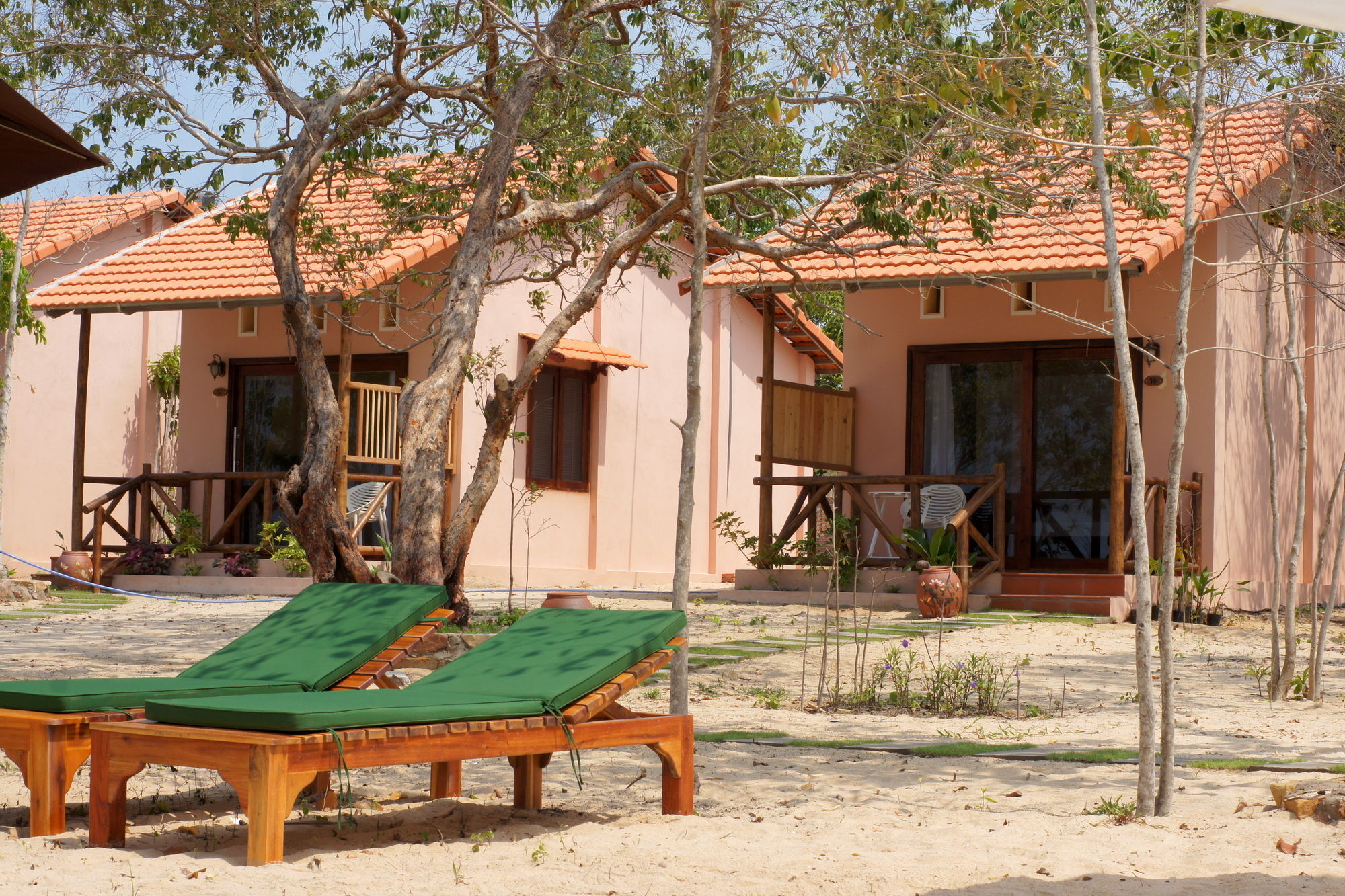 Gold Sand Beach Bungalow Дуонг-Донг Экстерьер фото